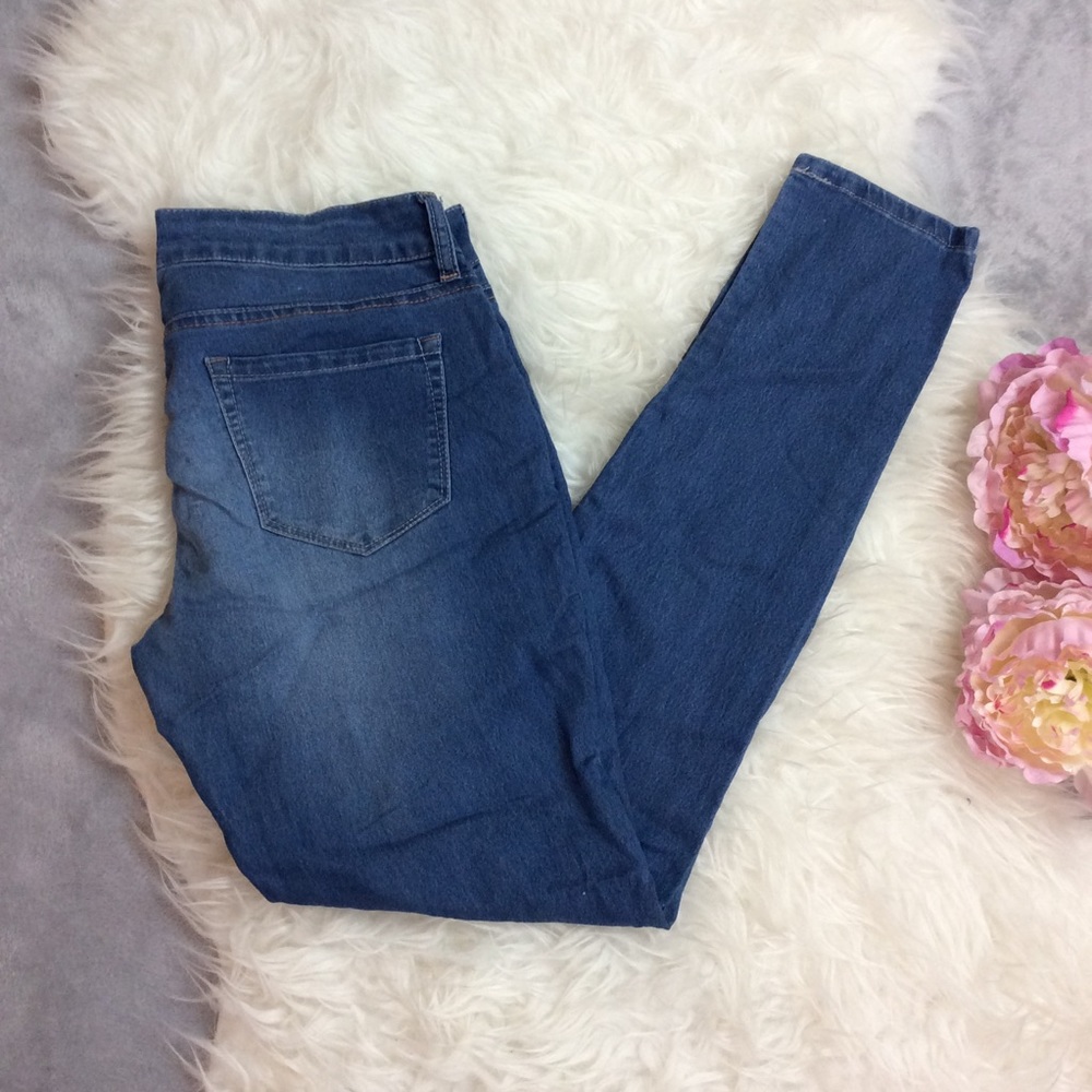 Medium wash skinny jean